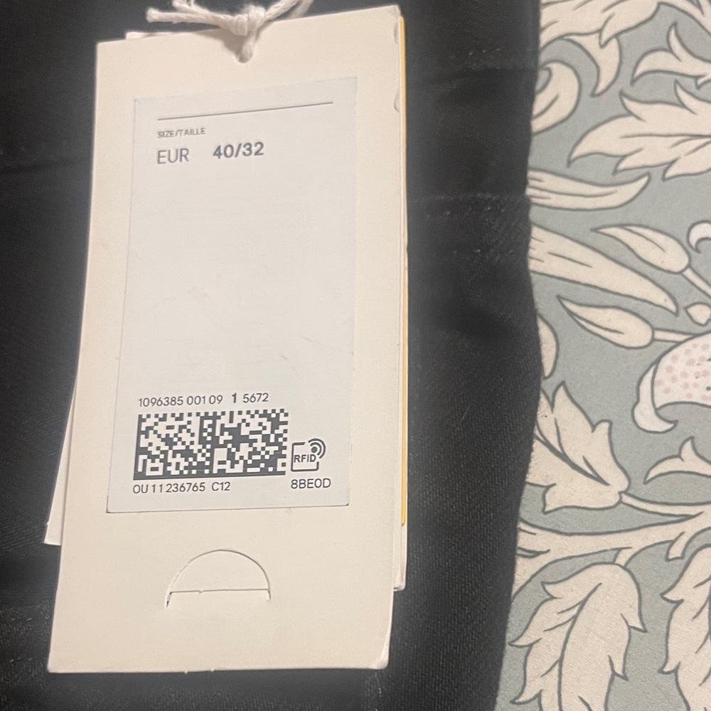 Gray Quarter-Zip Pullover NWT - image 9